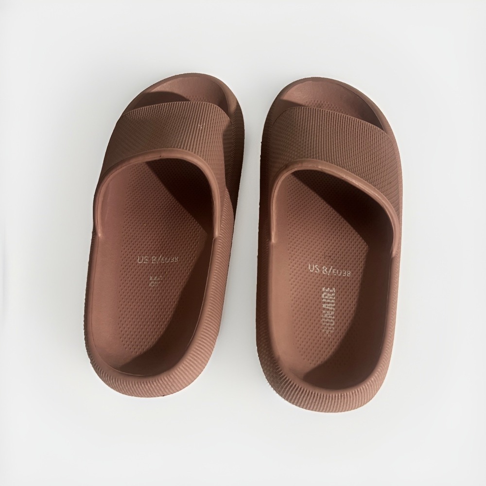 Cushionaire Sandals Women's Size 8 Brown